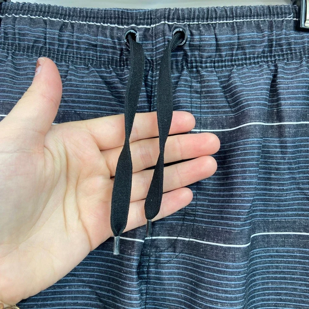 Hurley youth boy's gray black striped pocket drawstring lined swimsuit trunks XL